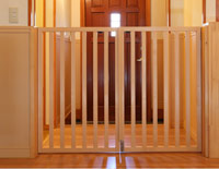 飛び出し防止ゲート写真